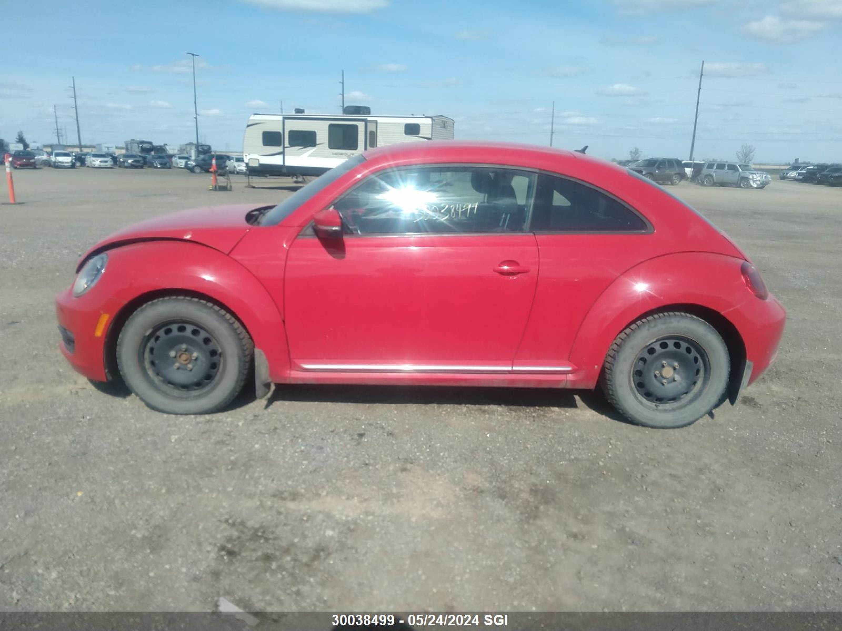 Photo 13 VIN: 3VWJX7AT3DM665346 - VOLKSWAGEN BEETLE 