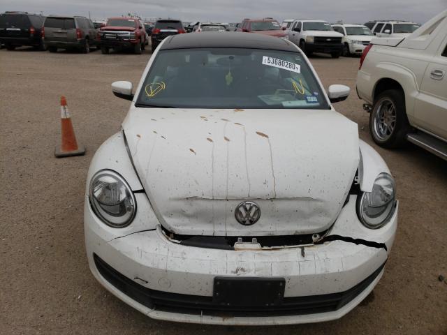 Photo 8 VIN: 3VWJX7AT7DM608910 - VOLKSWAGEN BEETLE 