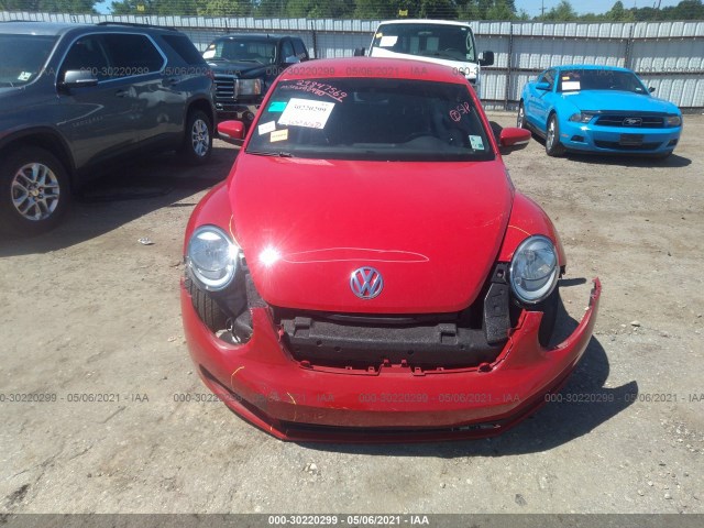 Photo 5 VIN: 3VWJX7ATXCM657873 - VOLKSWAGEN BEETLE 