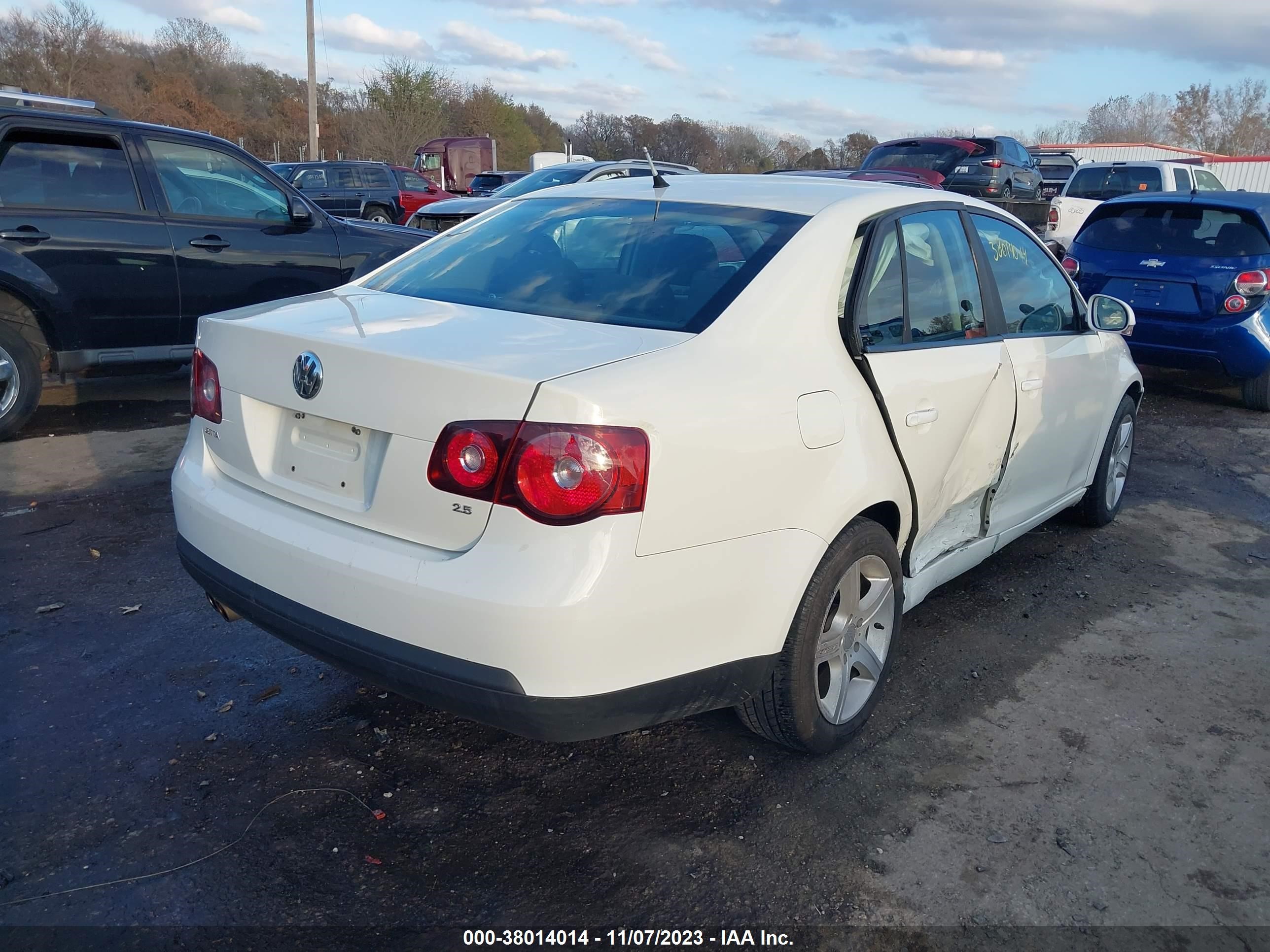 Photo 3 VIN: 3VWJZ71K38M193933 - VOLKSWAGEN JETTA 