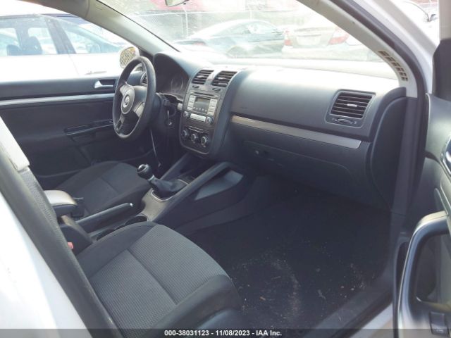 Photo 4 VIN: 3VWJZ7AJ1AM063730 - VOLKSWAGEN JETTA 