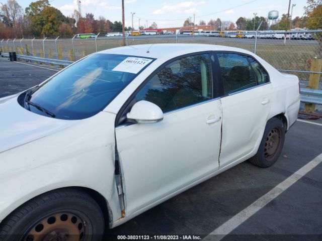 Photo 5 VIN: 3VWJZ7AJ1AM063730 - VOLKSWAGEN JETTA 