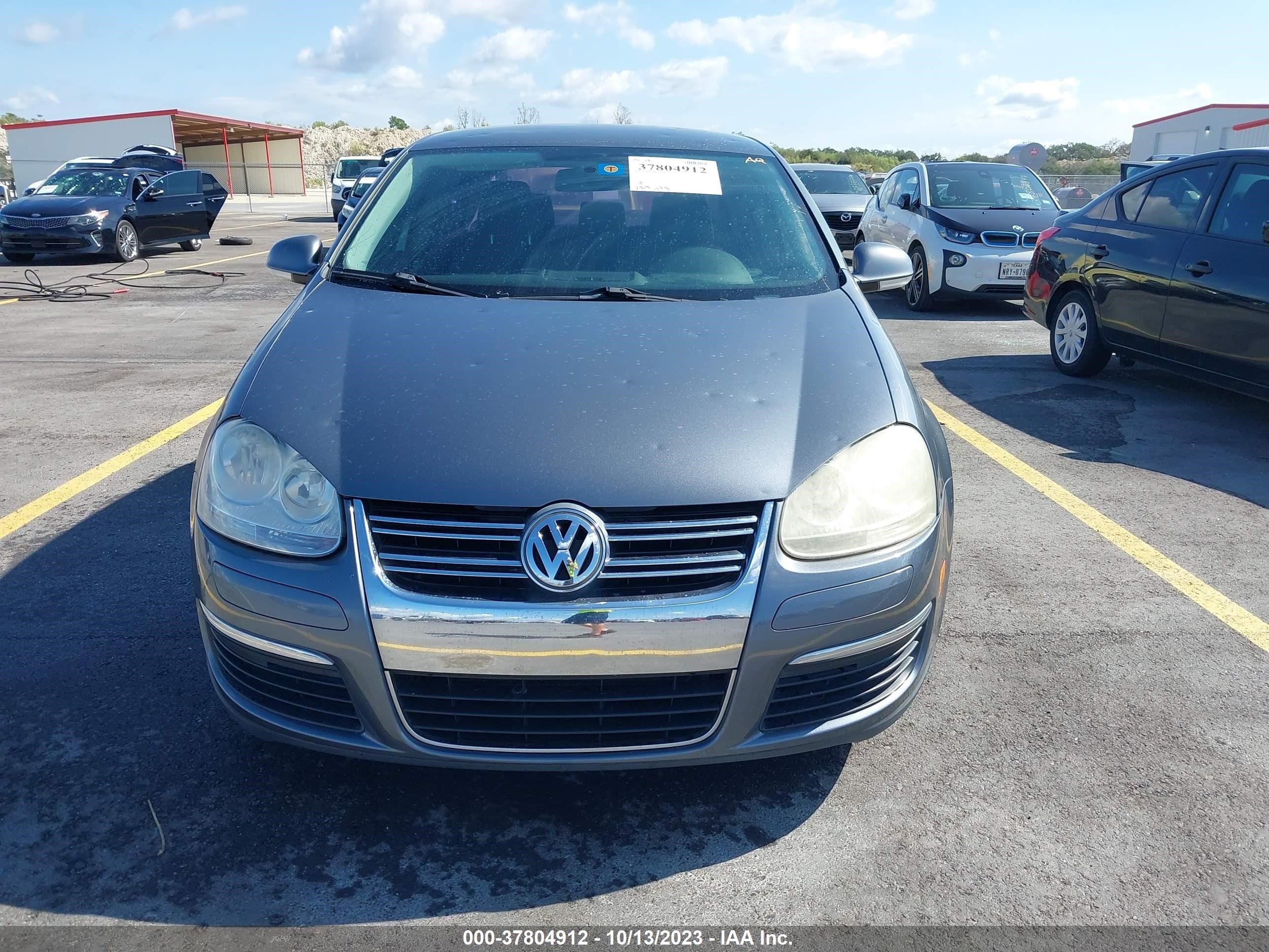 Photo 11 VIN: 3VWJZ7AJ4AM004140 - VOLKSWAGEN JETTA 