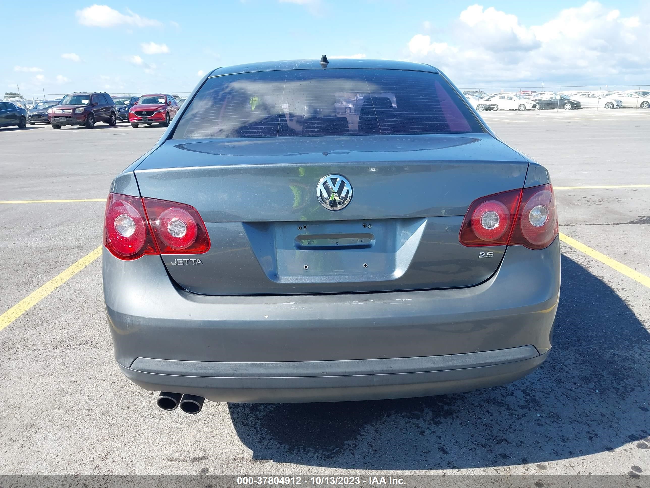 Photo 15 VIN: 3VWJZ7AJ4AM004140 - VOLKSWAGEN JETTA 