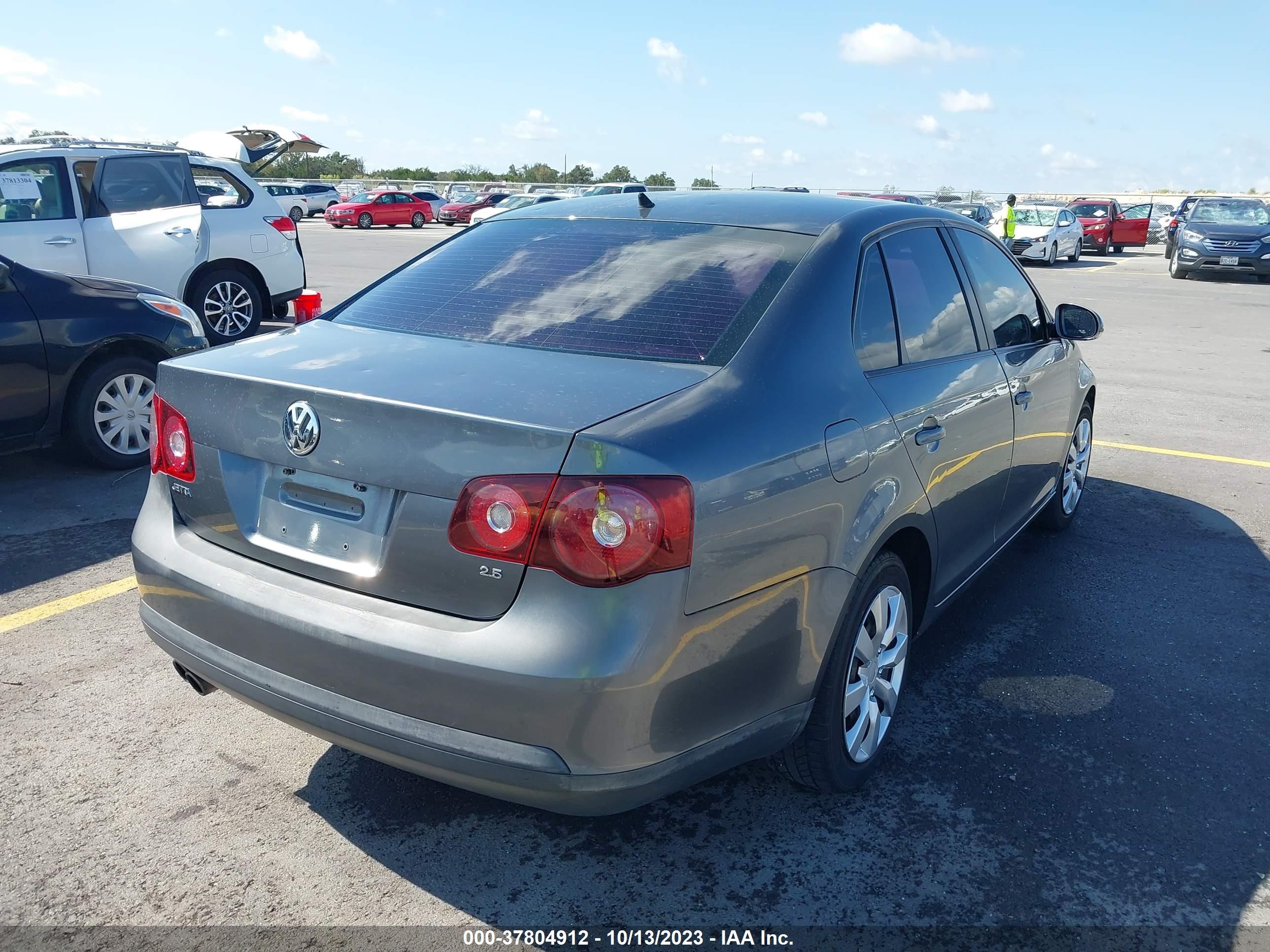 Photo 3 VIN: 3VWJZ7AJ4AM004140 - VOLKSWAGEN JETTA 