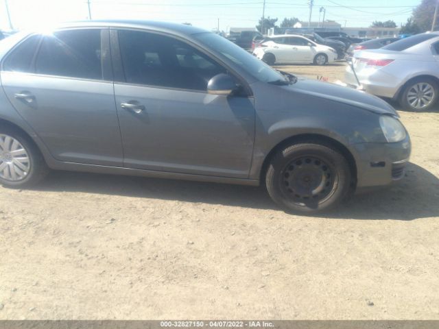 Photo 5 VIN: 3VWJZ7AJ4AM086709 - VOLKSWAGEN JETTA SEDAN 