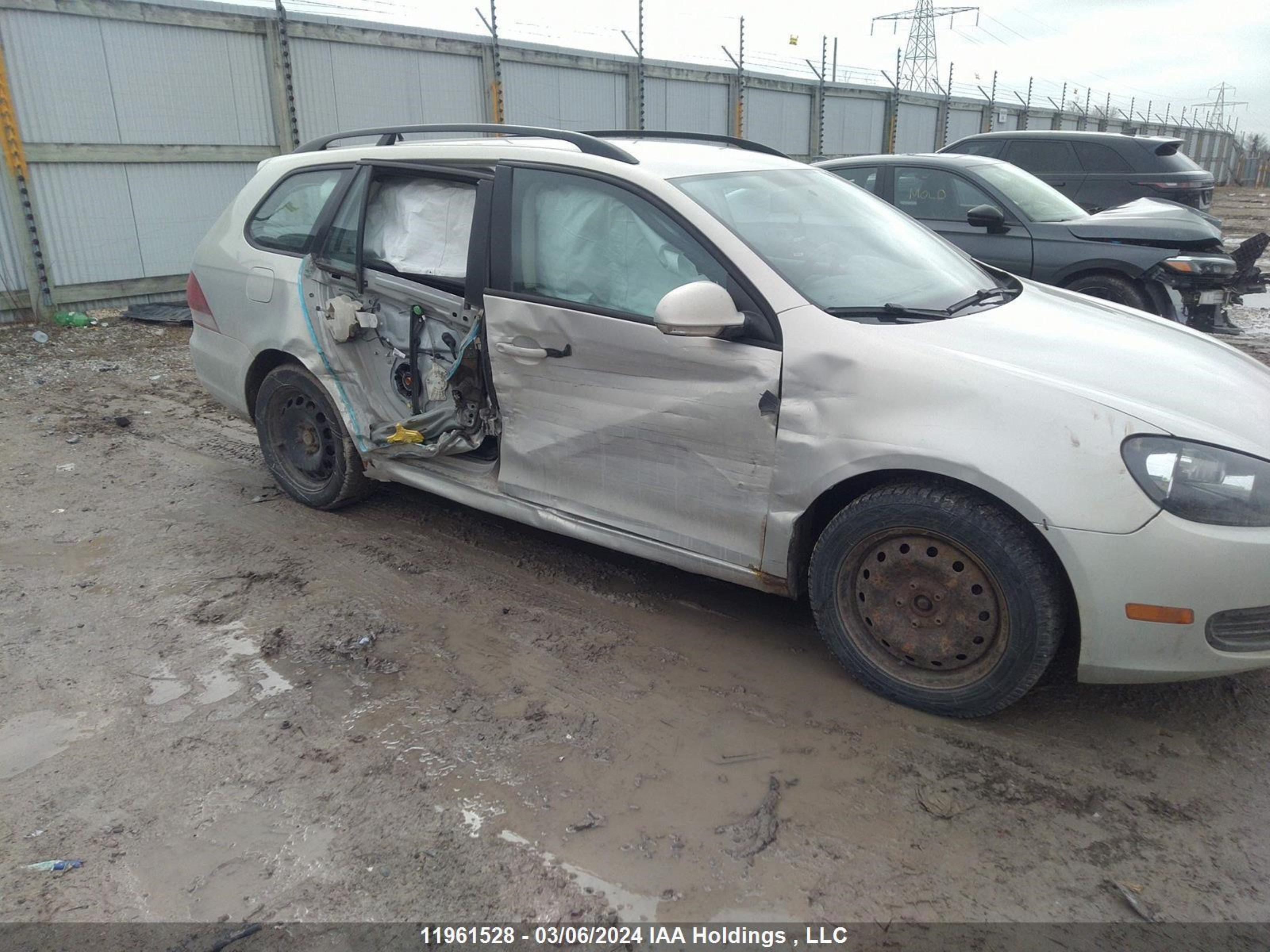 Photo 5 VIN: 3VWKX7AJ0BM691810 - VOLKSWAGEN GOLF 