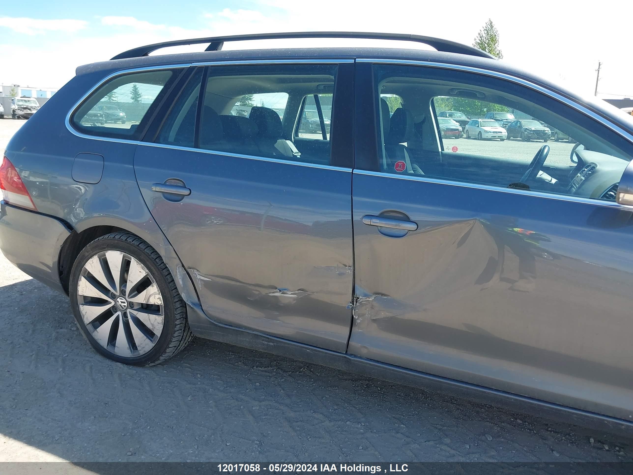 Photo 5 VIN: 3VWKX7AJ0DM662939 - VOLKSWAGEN GOLF 