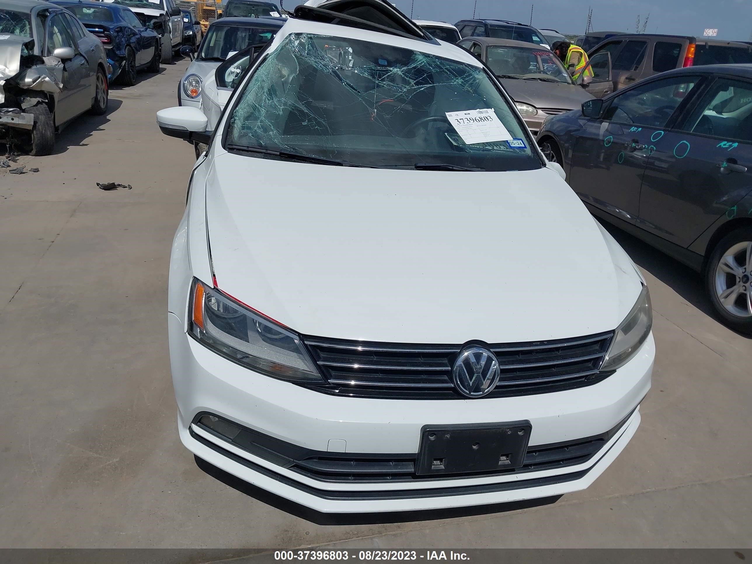 Photo 10 VIN: 3VWL07AJ0GM219932 - VOLKSWAGEN JETTA 