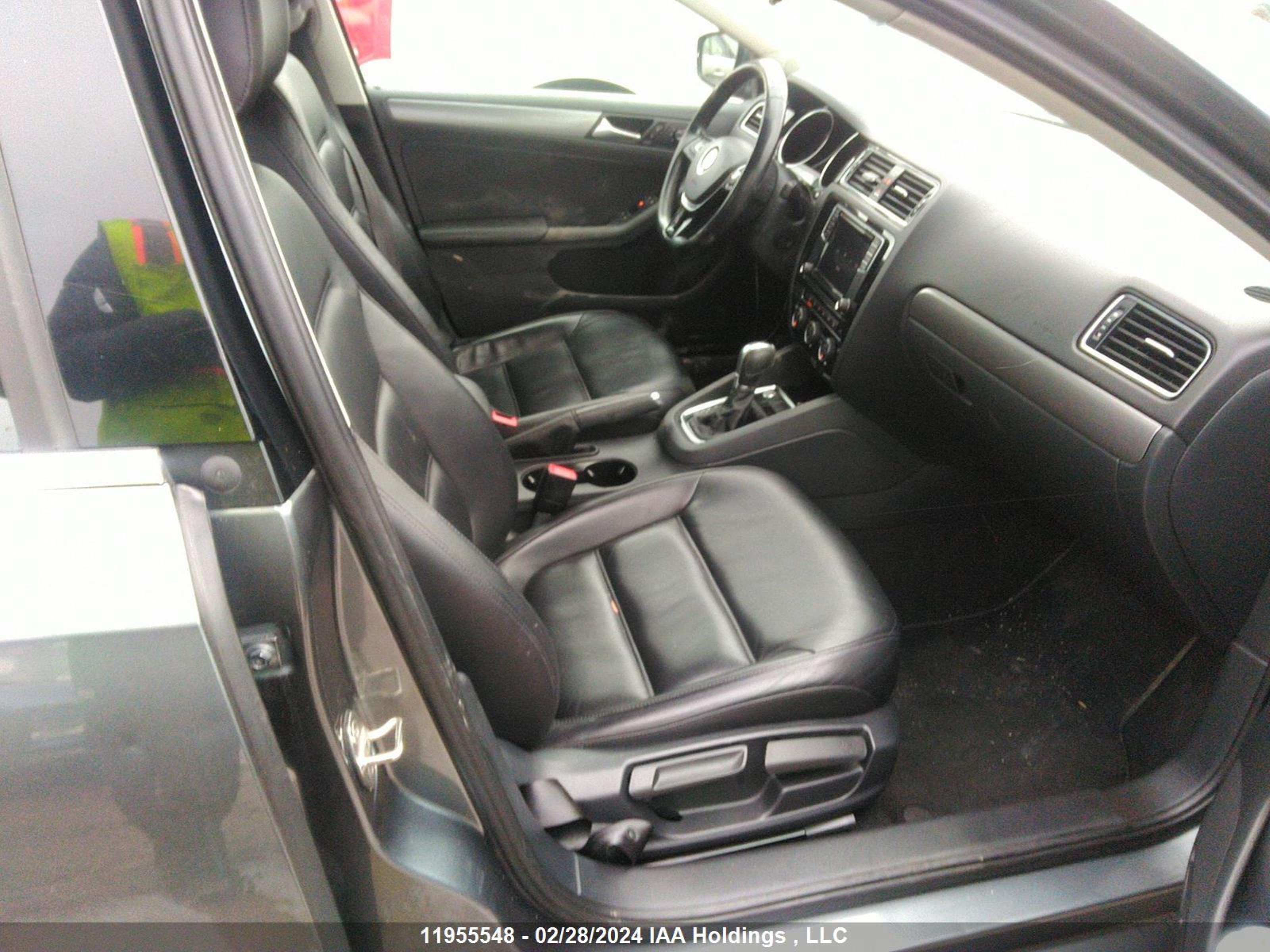 Photo 4 VIN: 3VWL07AJ8GM420011 - VOLKSWAGEN JETTA 