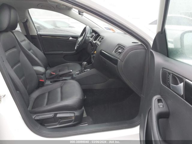 Photo 4 VIN: 3VWL17AJ0HM415447 - VOLKSWAGEN JETTA 