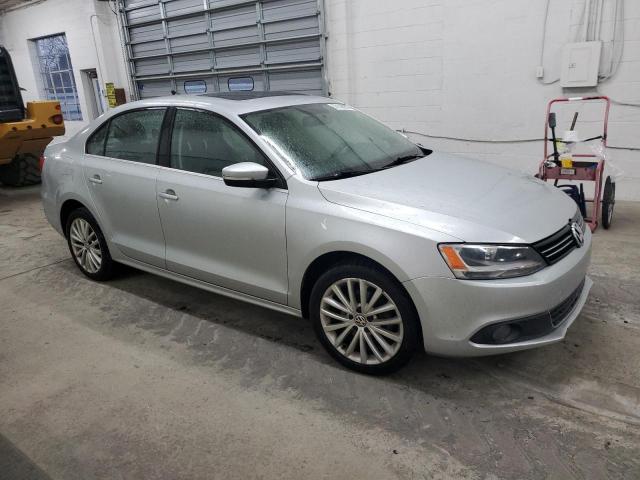 Photo 3 VIN: 3VWL17AJ1EM386665 - VOLKSWAGEN JETTA SEL 