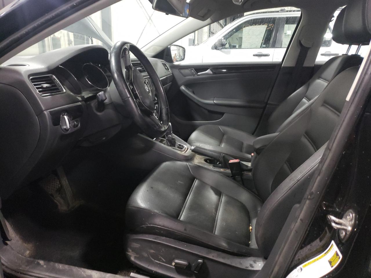 Photo 6 VIN: 3VWL17AJ2HM363979 - VOLKSWAGEN JETTA 