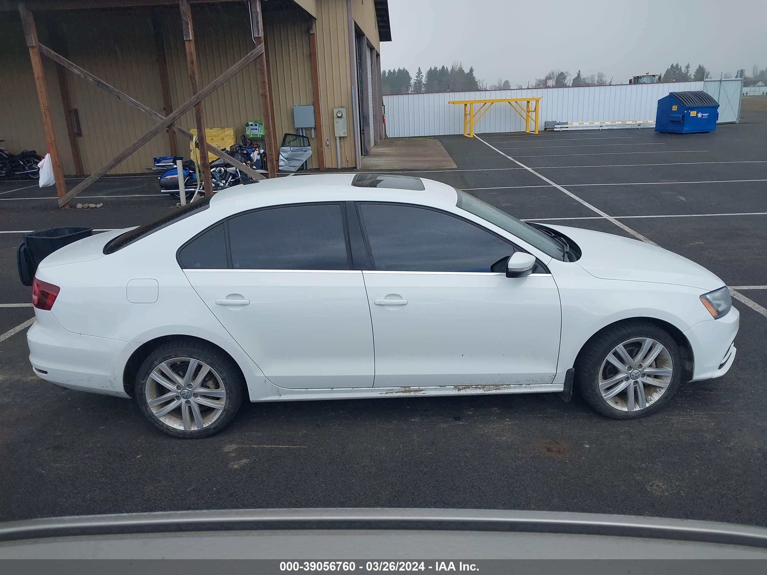 Photo 12 VIN: 3VWL17AJ2HM411707 - VOLKSWAGEN JETTA 