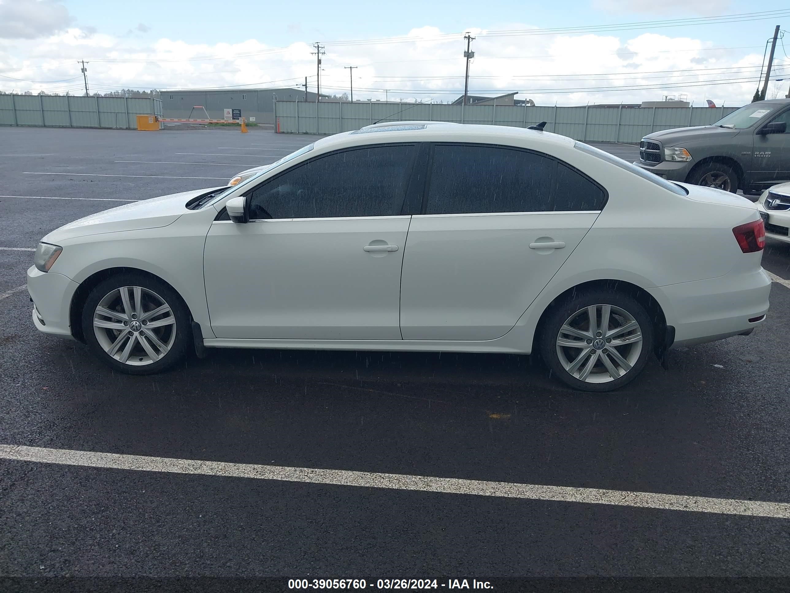 Photo 13 VIN: 3VWL17AJ2HM411707 - VOLKSWAGEN JETTA 