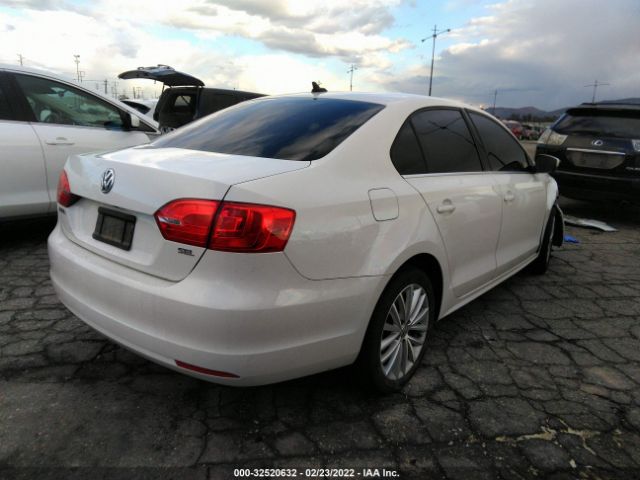 Photo 3 VIN: 3VWL17AJ3EM388823 - VOLKSWAGEN JETTA SEDAN 