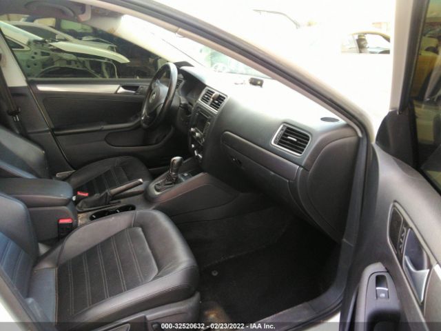 Photo 4 VIN: 3VWL17AJ3EM388823 - VOLKSWAGEN JETTA SEDAN 