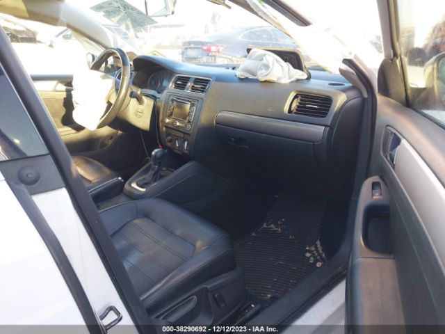 Photo 4 VIN: 3VWL17AJ7EM385732 - VOLKSWAGEN JETTA 