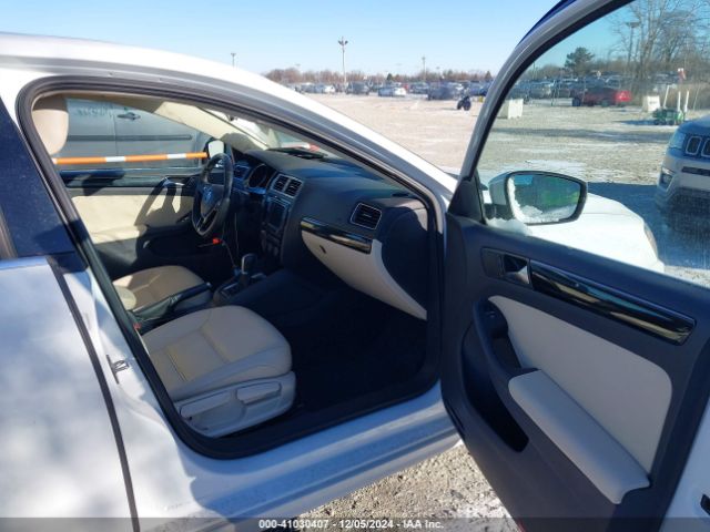 Photo 4 VIN: 3VWL17AJ7HM210224 - VOLKSWAGEN JETTA 