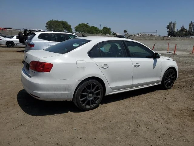 Photo 2 VIN: 3VWL17AJ8EM384895 - VOLKSWAGEN JETTA SEL 