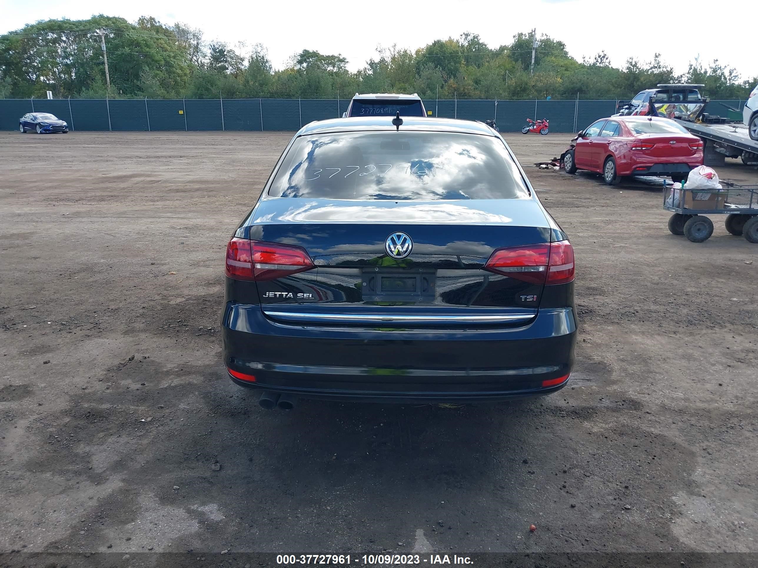 Photo 16 VIN: 3VWL17AJXHM343818 - VOLKSWAGEN JETTA 