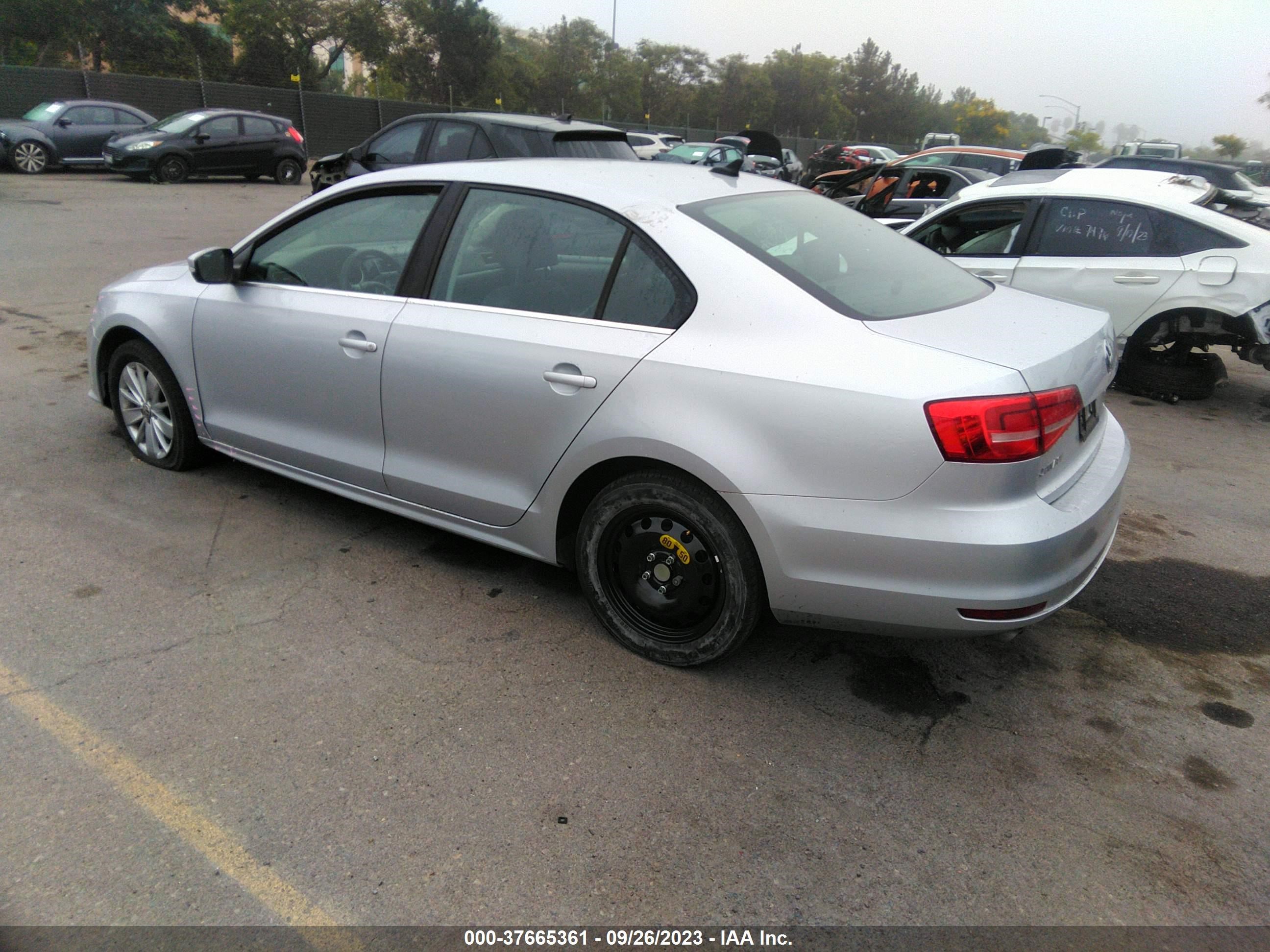 Photo 2 VIN: 3VWLA7AJ9FM219116 - VOLKSWAGEN JETTA 