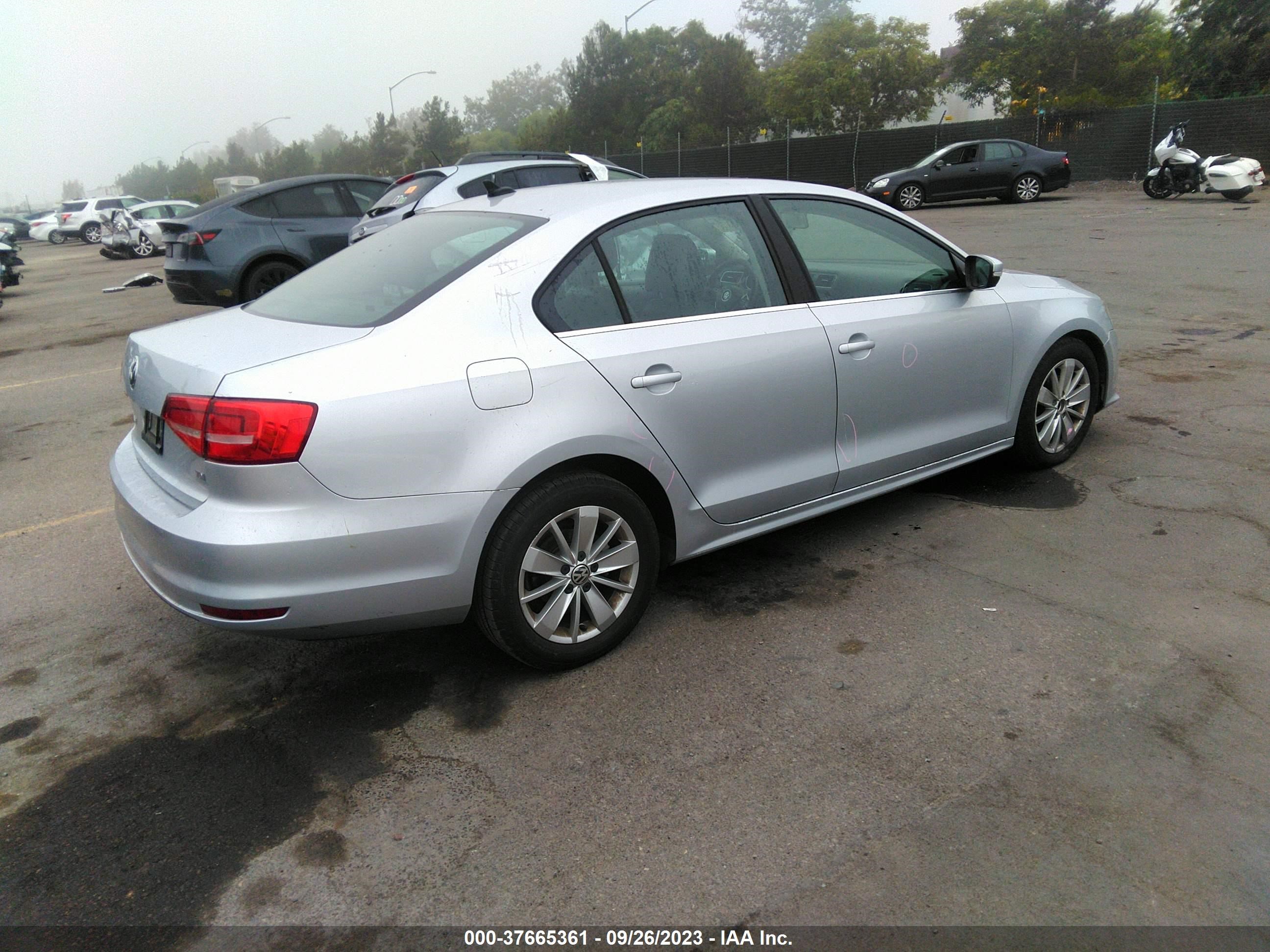 Photo 3 VIN: 3VWLA7AJ9FM219116 - VOLKSWAGEN JETTA 