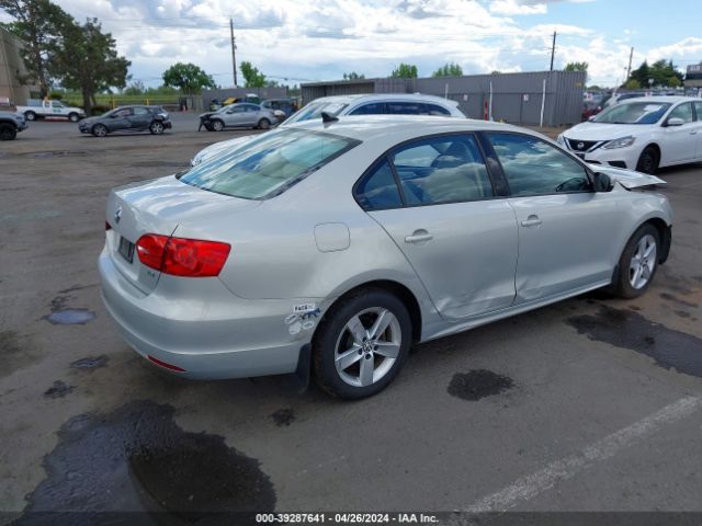 Photo 3 VIN: 3VWLL7AJ3BM090732 - VOLKSWAGEN JETTA 