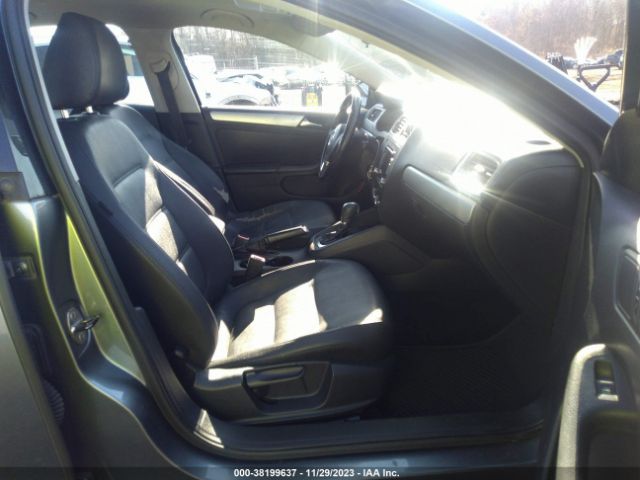 Photo 4 VIN: 3VWLL7AJ3BM109649 - VOLKSWAGEN JETTA 