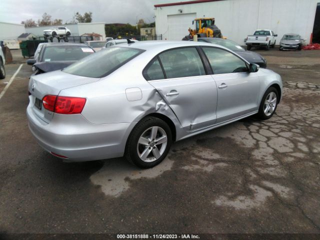 Photo 3 VIN: 3VWLL7AJ4BM128890 - VOLKSWAGEN JETTA 