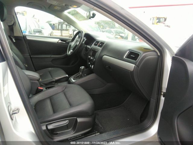 Photo 4 VIN: 3VWLL7AJ4BM128890 - VOLKSWAGEN JETTA 