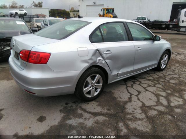 Photo 5 VIN: 3VWLL7AJ4BM128890 - VOLKSWAGEN JETTA 