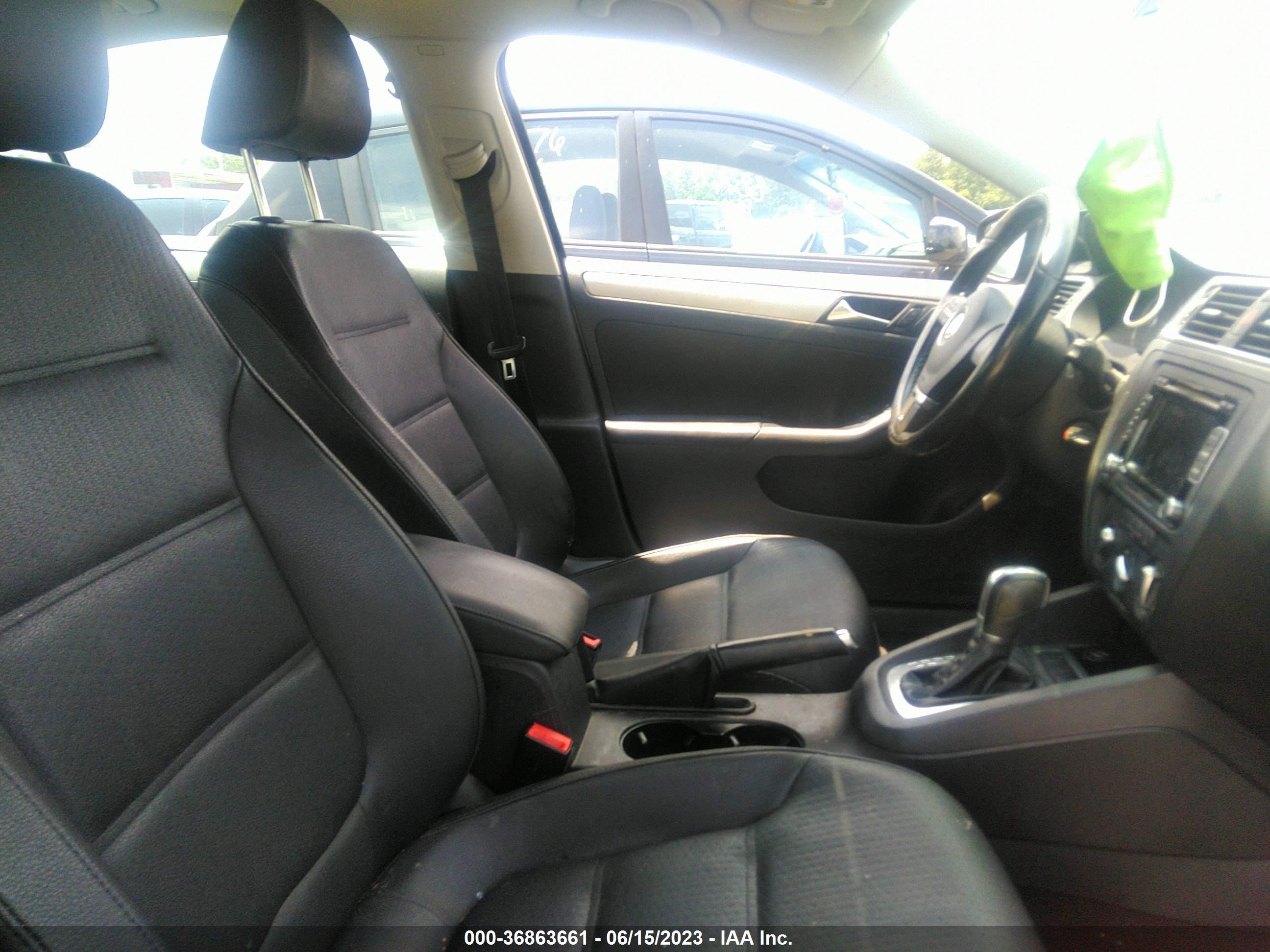 Photo 4 VIN: 3VWLL7AJ4CM396906 - VOLKSWAGEN JETTA 