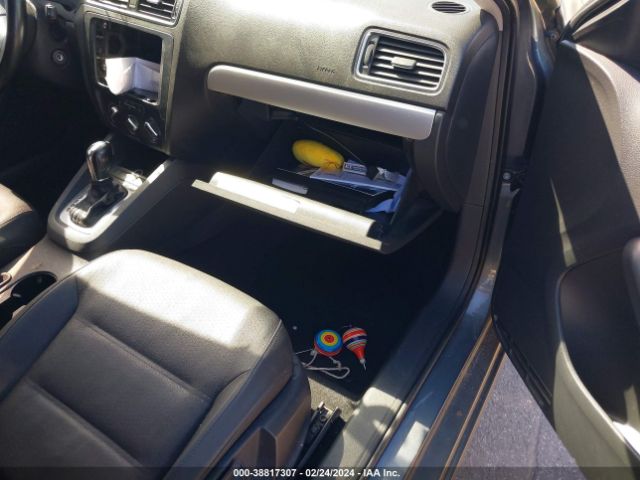 Photo 4 VIN: 3VWLL7AJ5BM104100 - VOLKSWAGEN JETTA 