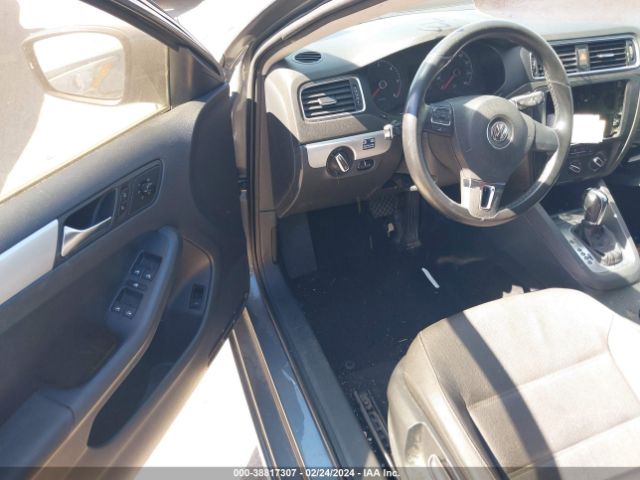 Photo 8 VIN: 3VWLL7AJ5BM104100 - VOLKSWAGEN JETTA 