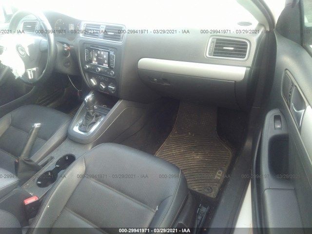 Photo 4 VIN: 3VWLL7AJ5BM127540 - VOLKSWAGEN JETTA SEDAN 