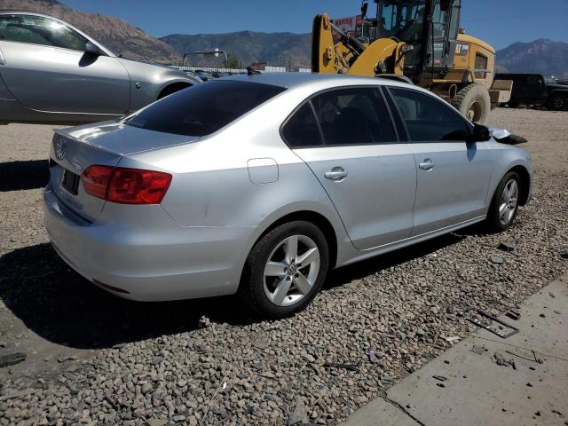 Photo 2 VIN: 3VWLL7AJ8BM113874 - VOLKSWAGEN JETTA TDI 