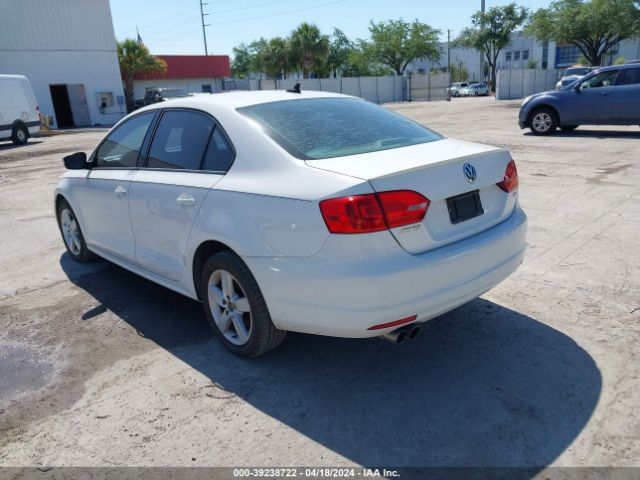 Photo 2 VIN: 3VWLL7AJ8BM128651 - VOLKSWAGEN JETTA 