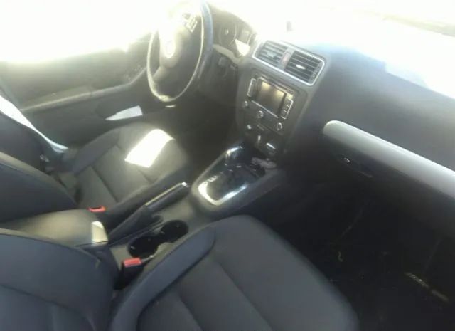 Photo 4 VIN: 3VWLL7AJ8CM324137 - VOLKSWAGEN JETTA 