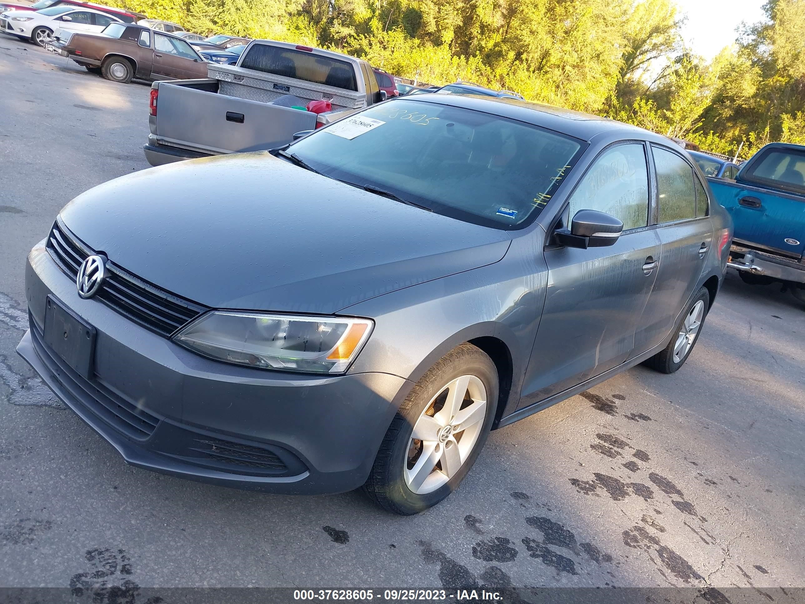 Photo 1 VIN: 3VWLL7AJXBM096415 - VOLKSWAGEN JETTA 