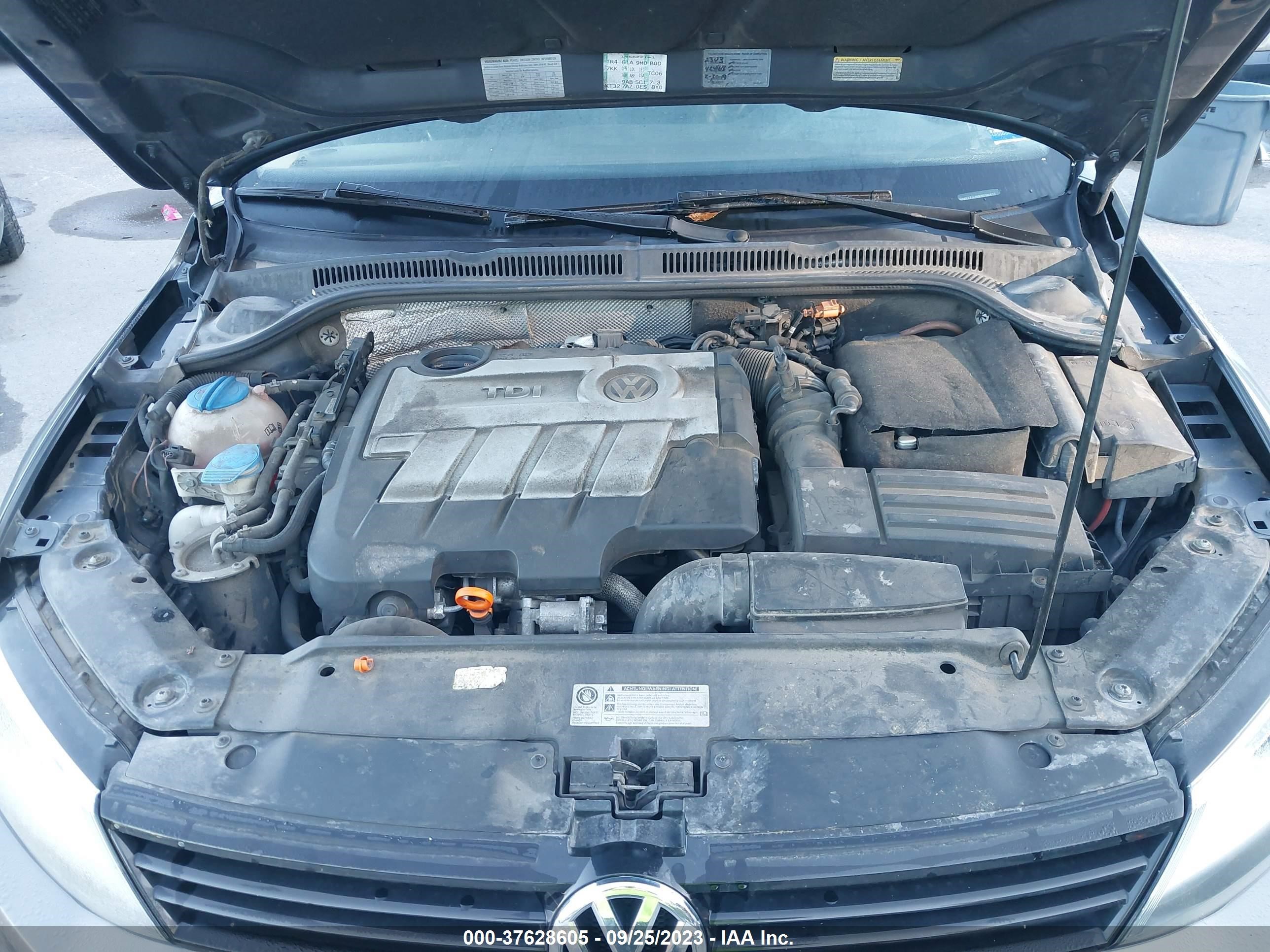 Photo 9 VIN: 3VWLL7AJXBM096415 - VOLKSWAGEN JETTA 