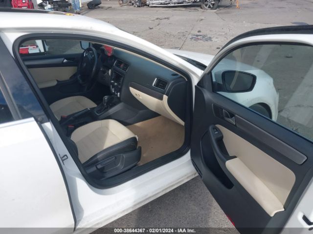 Photo 4 VIN: 3VWLP7AJ4CM424692 - VOLKSWAGEN JETTA 