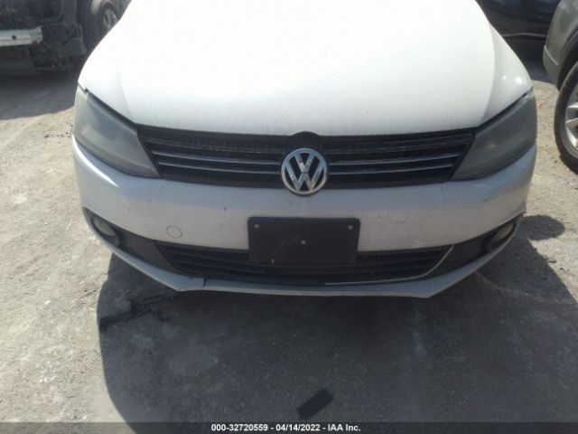 Photo 5 VIN: 3VWLX7AJ2BM360943 - VOLKSWAGEN JETTA SEDAN 