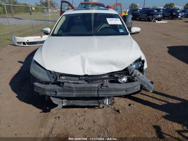 Photo 5 VIN: 3VWLX7AJ5BM300834 - VOLKSWAGEN JETTA 