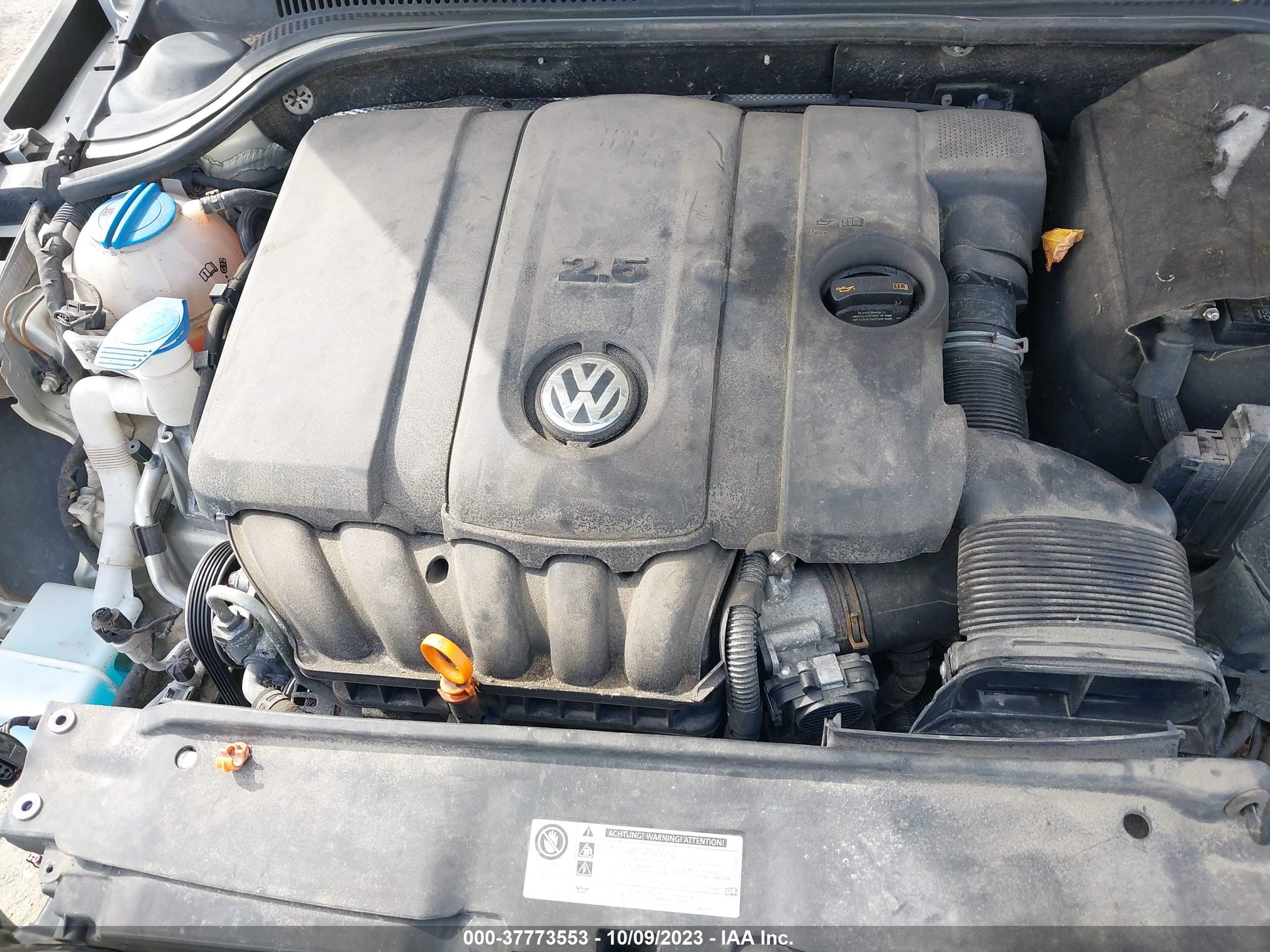 Photo 9 VIN: 3VWLX7AJ6BM325984 - VOLKSWAGEN JETTA 