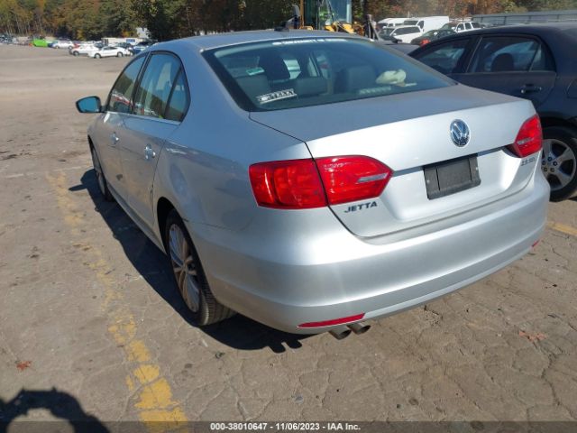 Photo 2 VIN: 3VWLX7AJ6BM368804 - VOLKSWAGEN JETTA SEDAN 