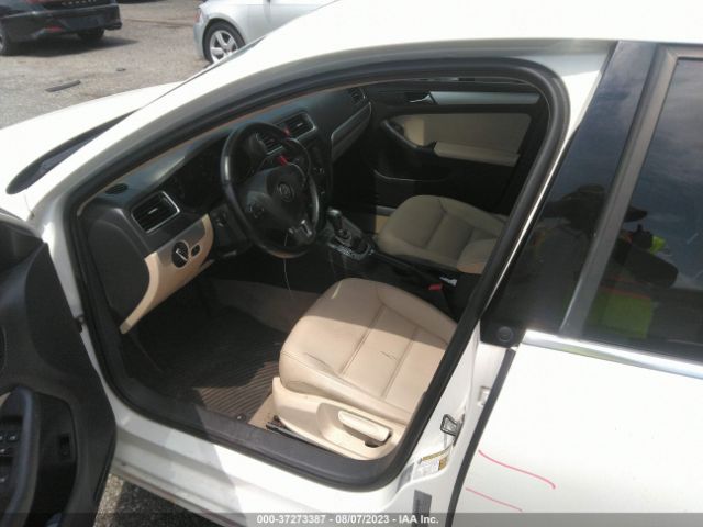 Photo 4 VIN: 3VWLZ7AJ6BM304238 - VOLKSWAGEN JETTA 