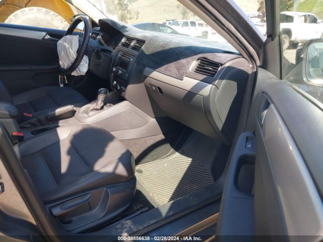 Photo 4 VIN: 3VWLZ7AJXBM379640 - VOLKSWAGEN JETTA 