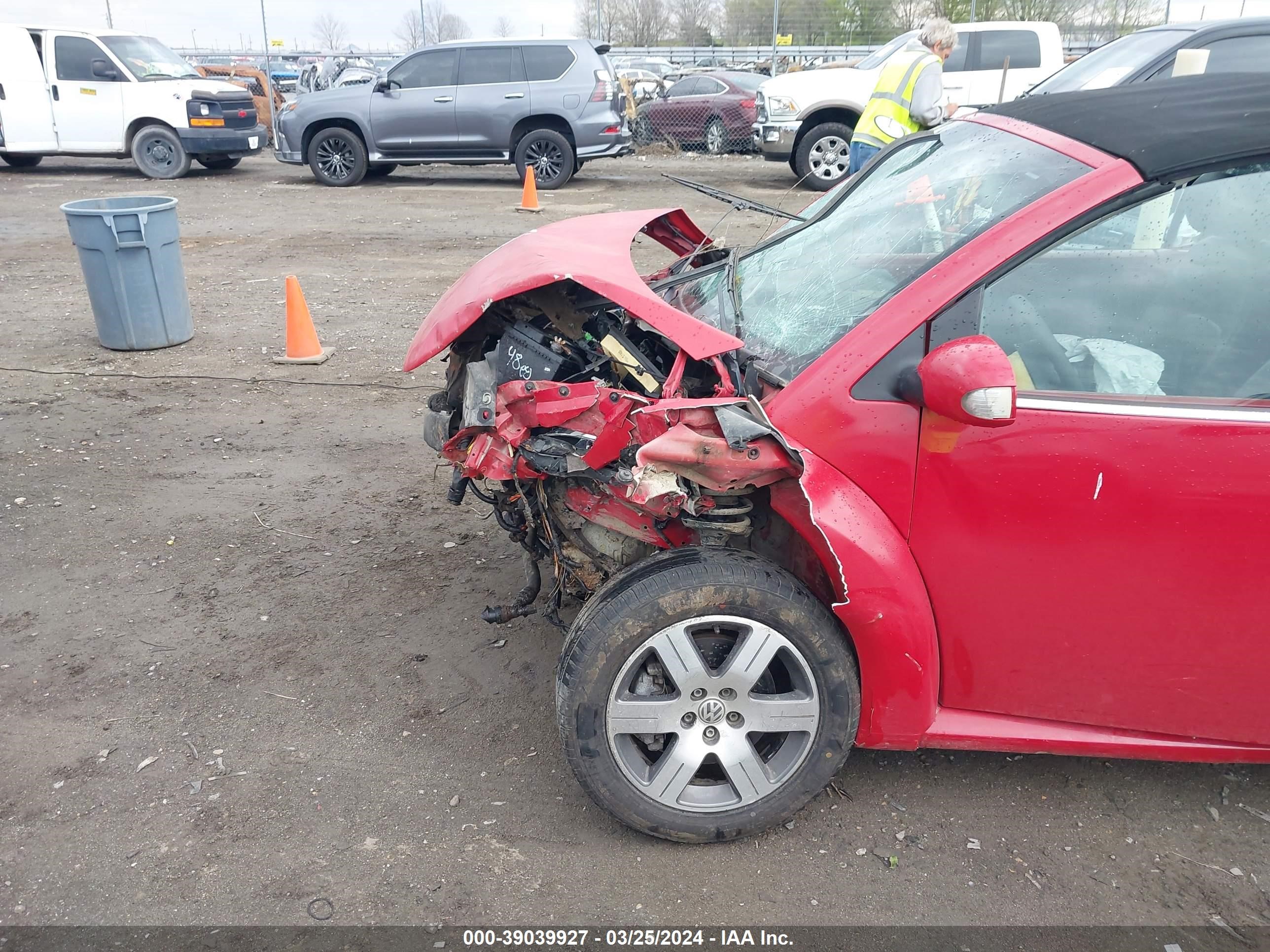 Photo 13 VIN: 3VWPF31Y66M306626 - VOLKSWAGEN BEETLE 