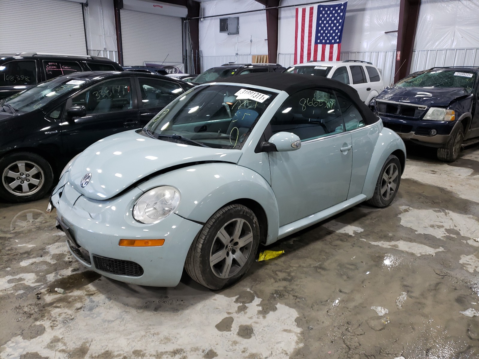 Photo 1 VIN: 3VWPF31Y66M322633 - VOLKSWAGEN NEW BEETLE 